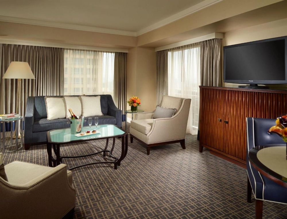 Omni Los Angeles Hotel At California Plaza